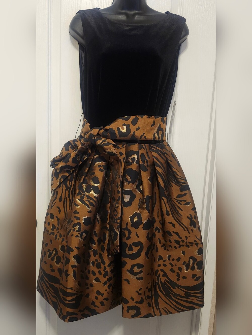 Tahari Black Velvet Top with Brown Animal-Print Mini Skirt Dress Size 8